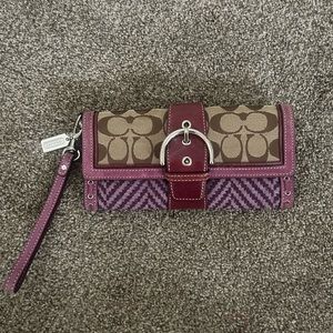 Vintage coach clutch! Good condition